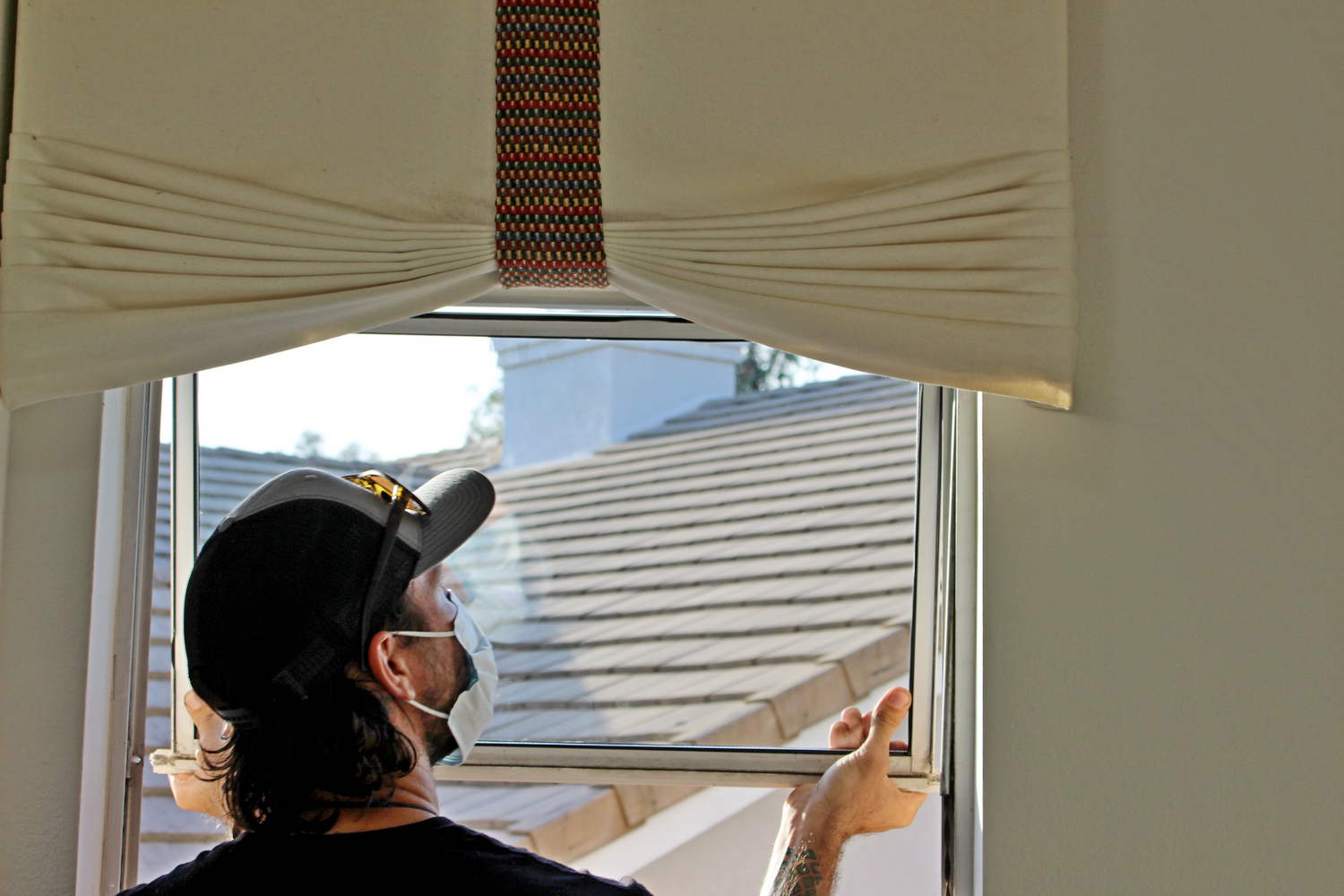 What to Know About Window Repair Vs. Replacement