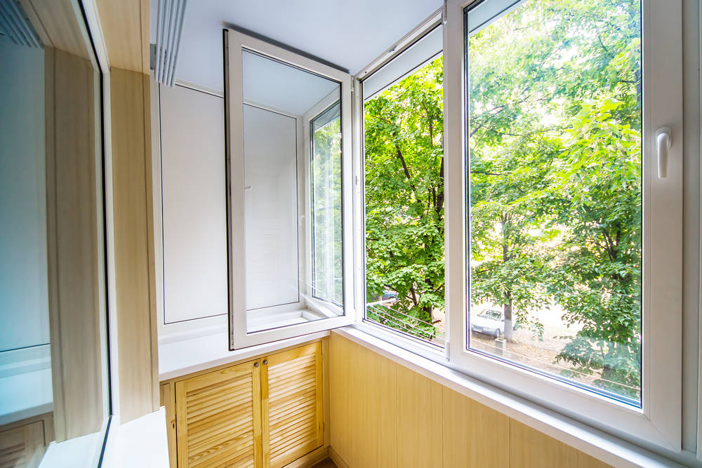 The Benefits of Hiring a Professional for Your Window Repairs